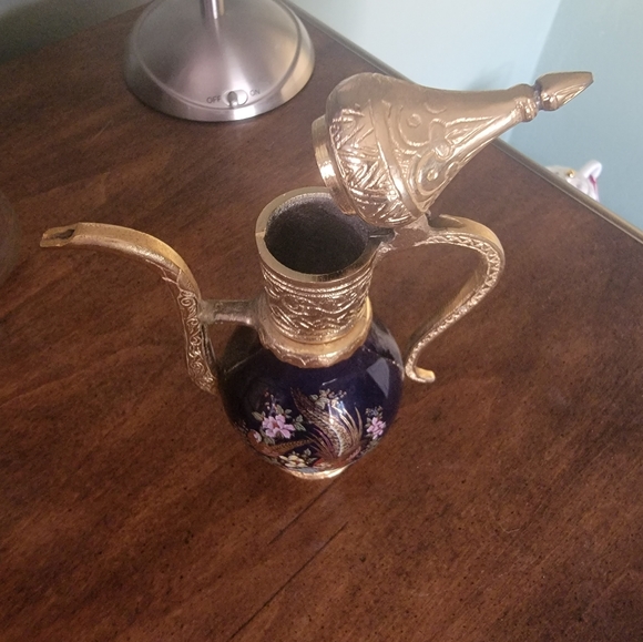 Gorgeous teapot from Istanbul, Turkey. Excellent condition. - Picture 3 of 8